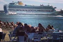 A Terrace On A Topfloor With A View Лиссабон