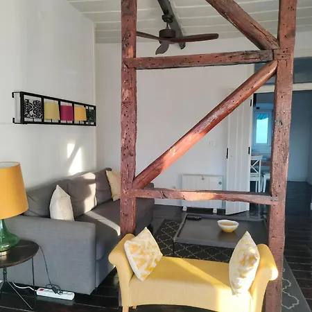 アパート A Terrace On A Topfloor With A View リスボン